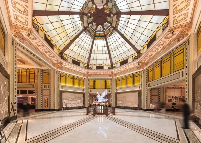 Fairmont Peace Hotel On The Bund